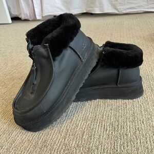 UGG Platform Booties 8 Women's